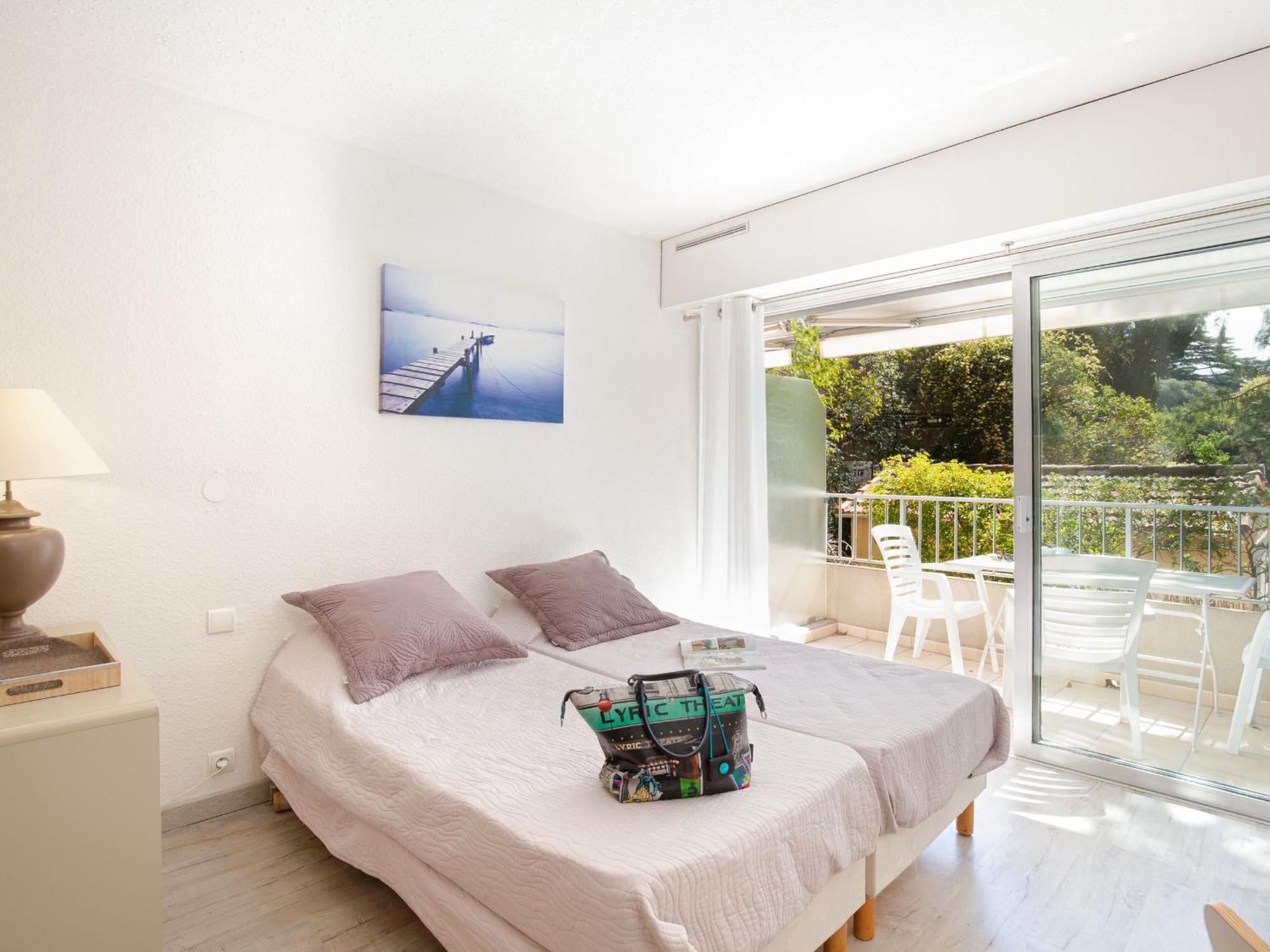 Studio Climatise Pour 3, Face Est, A 50M Plage Et Proche Commerces - Fr-1-466A-23 Saint-Raphaël Exterior foto