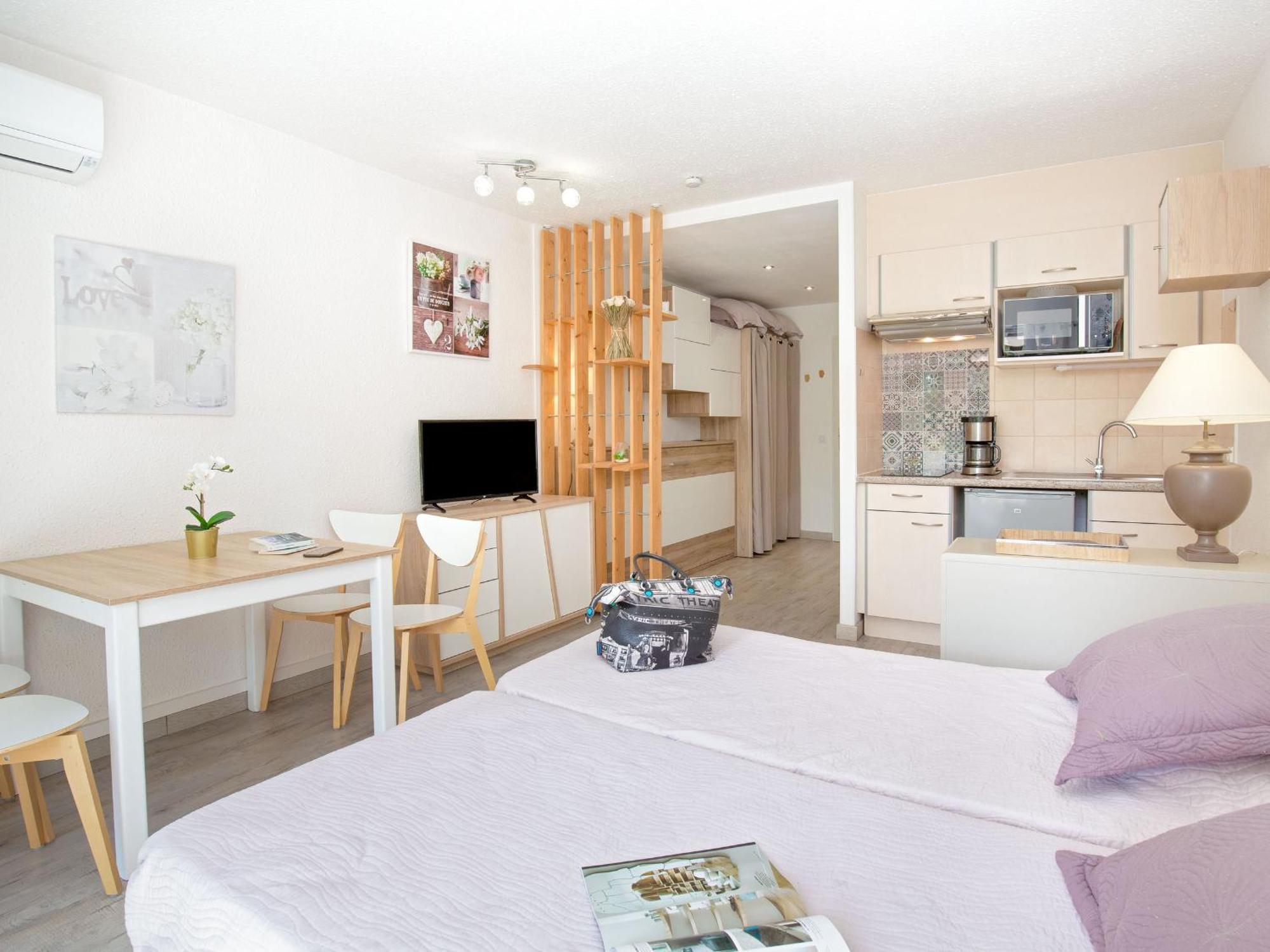 Studio Climatise Pour 3, Face Est, A 50M Plage Et Proche Commerces - Fr-1-466A-23 Saint-Raphaël Exterior foto